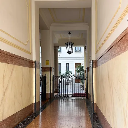 דירה Artstay Sempione, Near Metro, Centre